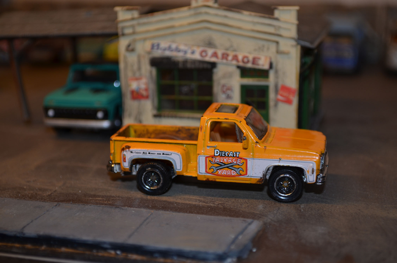 Illustration for article titled Junkyard vehicles for the diorama